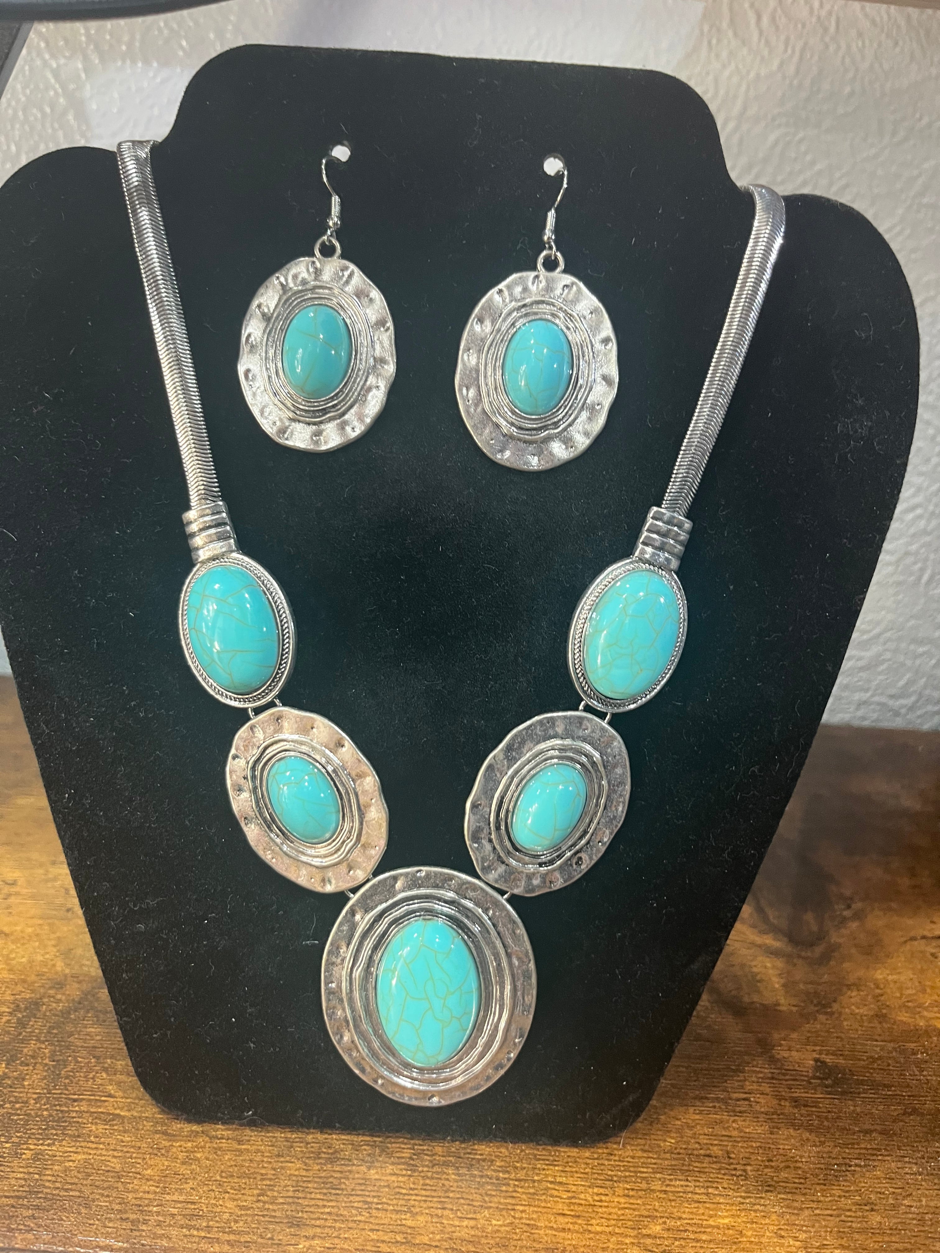 Turquoise Necklace & Earring Set