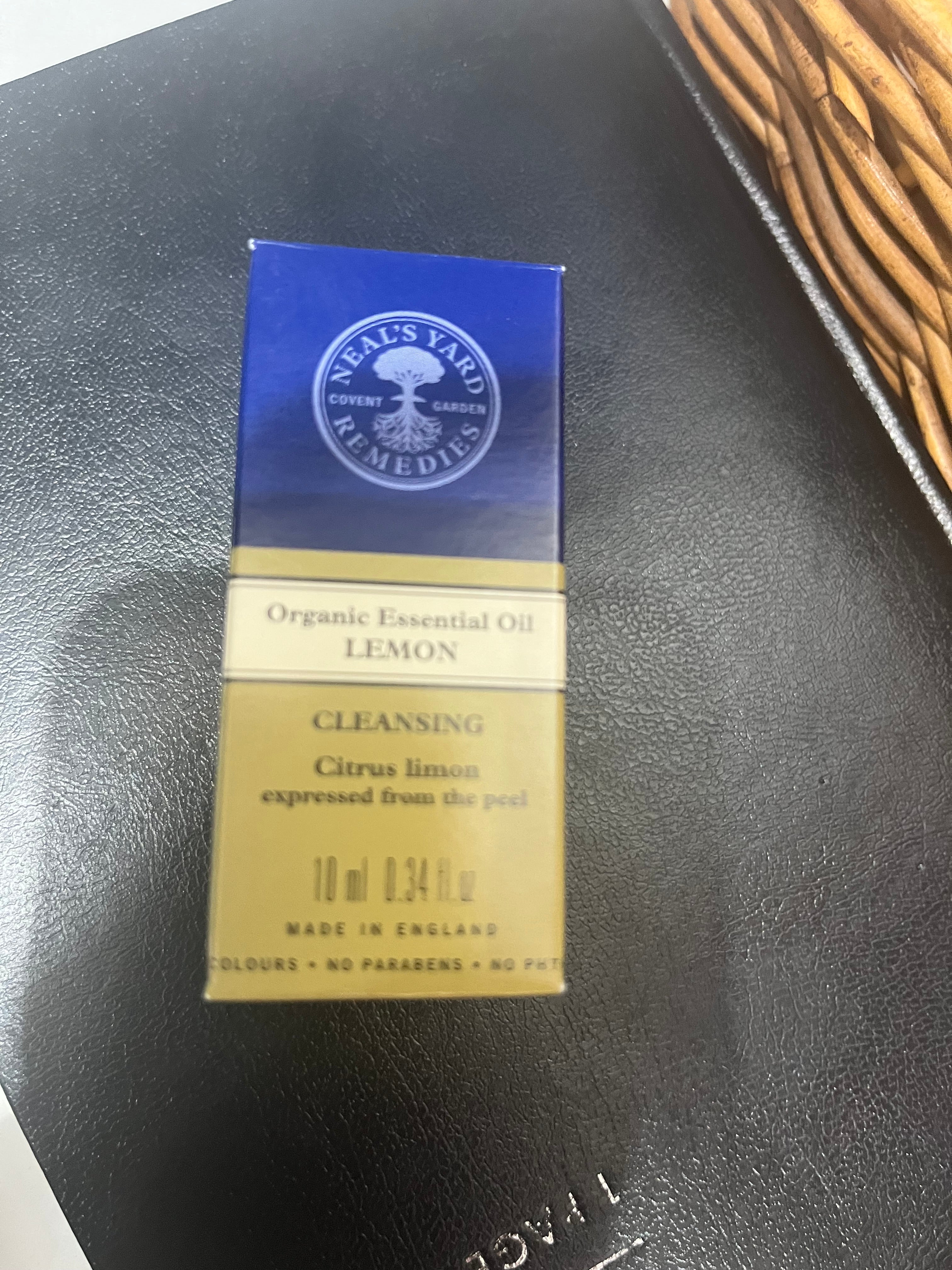 Neal’s Yard Organic Lemon Essential Oil