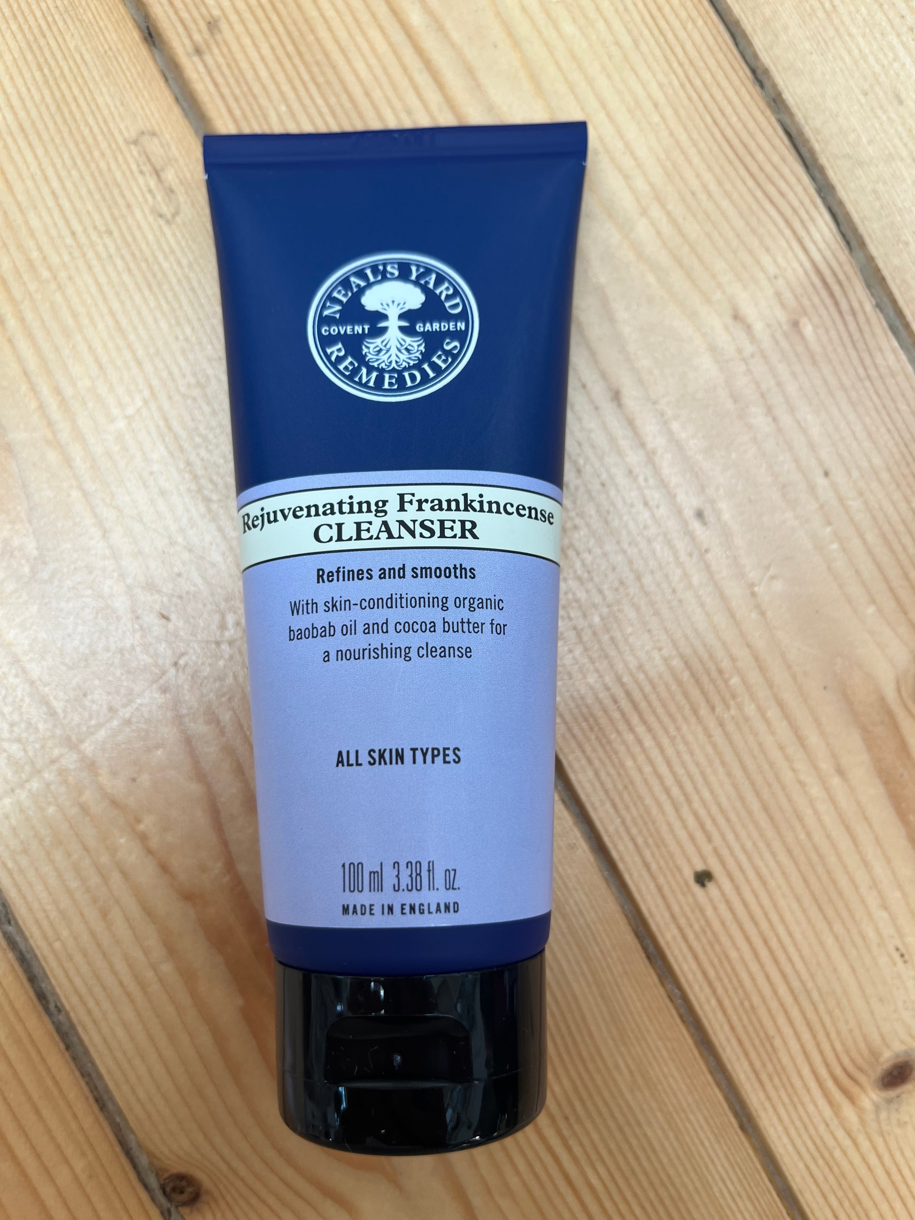Neal’s Yard - Rejuvenating Frankincense Cleanser