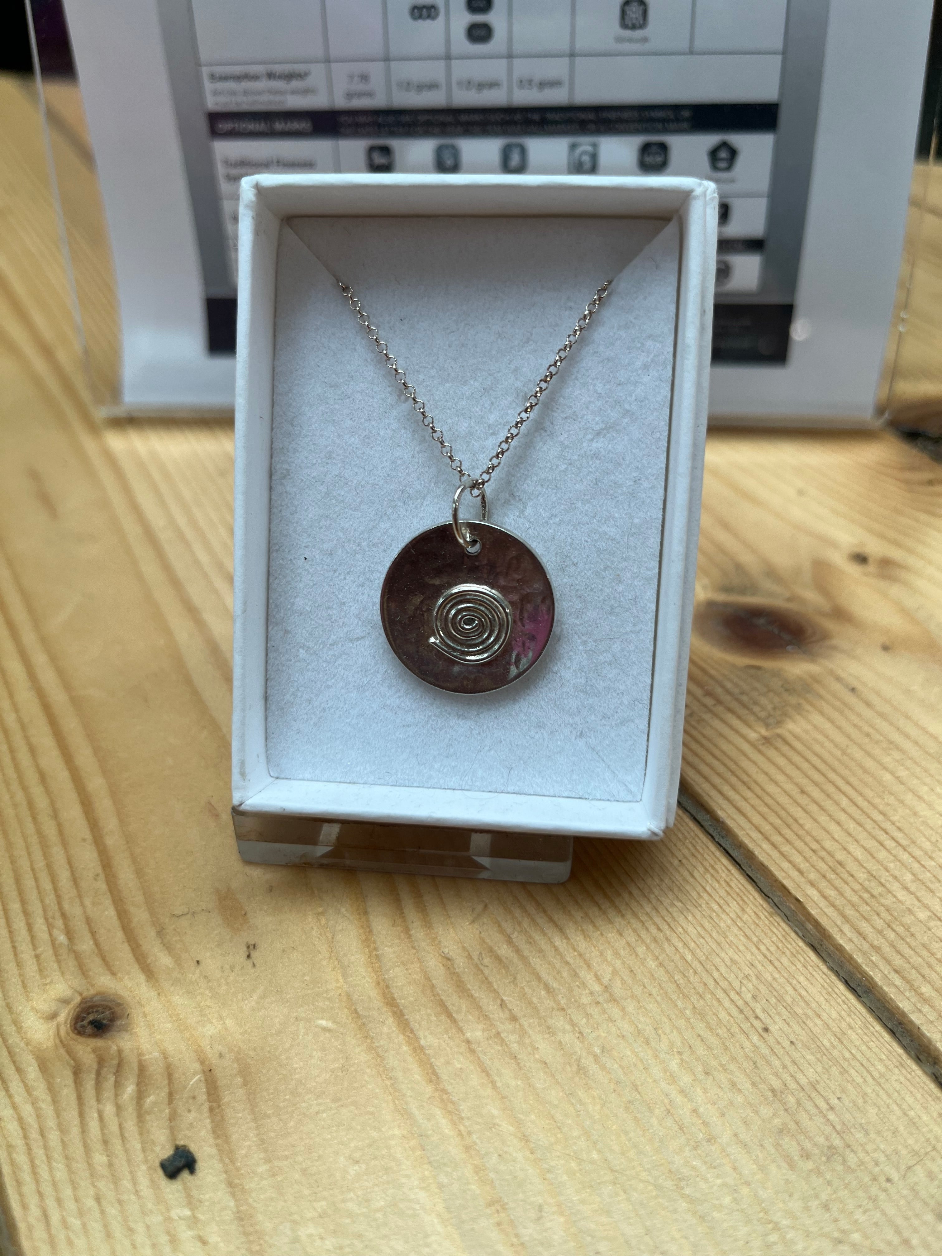 Newlina Jewellery - 925 silver pendant and chain