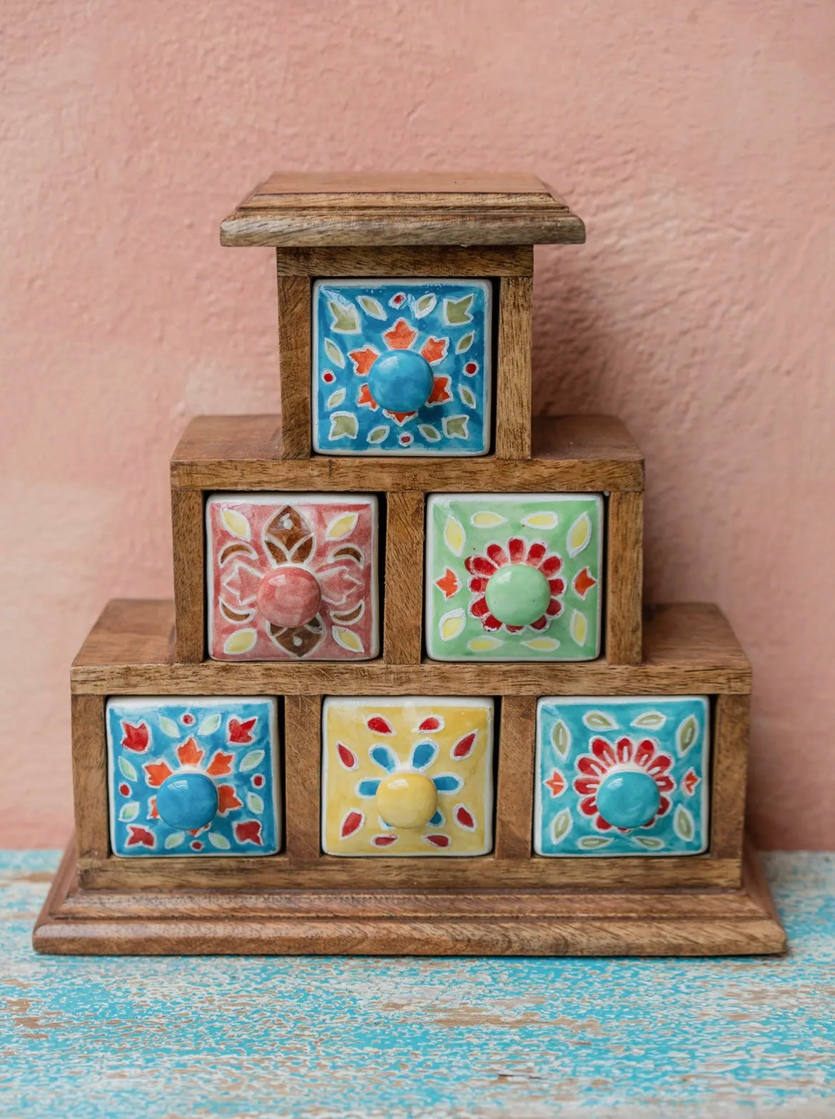 Shyla 6 Drawer Ceramic
Pyramid Chest